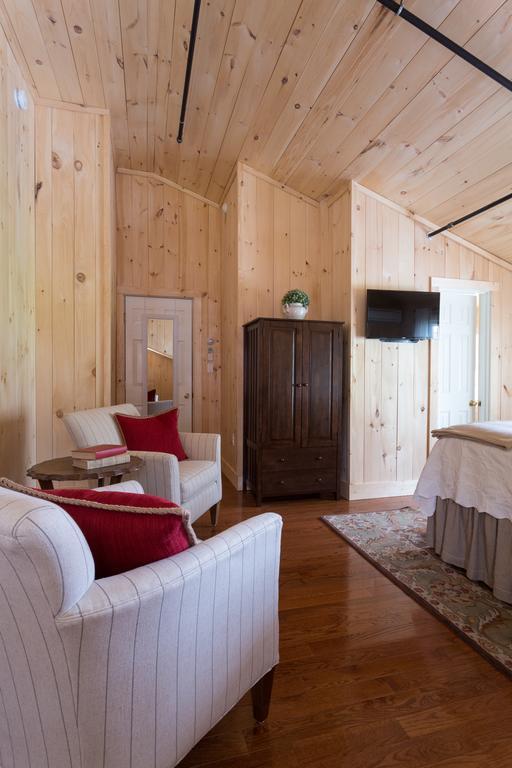 The Inn At Манчестър Екстериор снимка